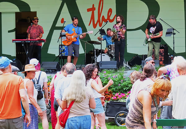 Canadian Beauty - Beacon Hill Park - 2025-09-29