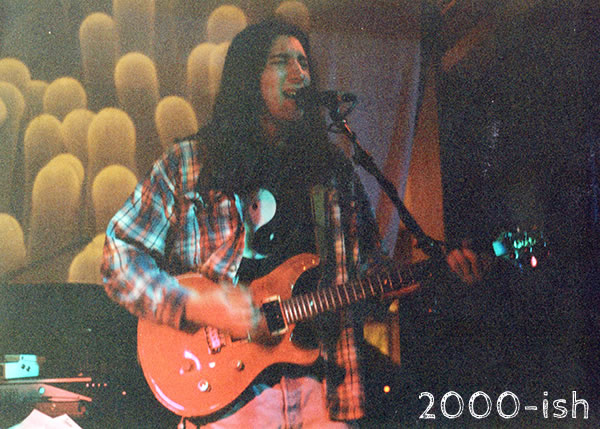 Ragged Glory - Logan's Pub - 2003-11-15