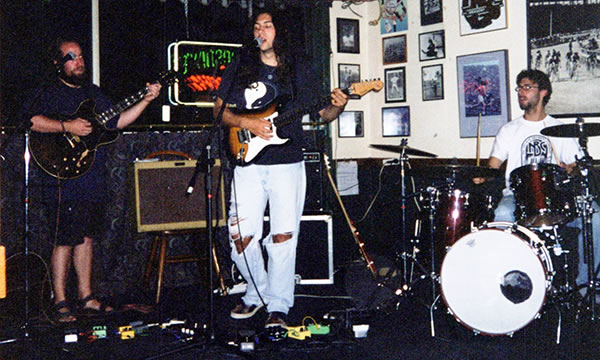 Ragged Glory - Thursday's Pub - 1999-11-12